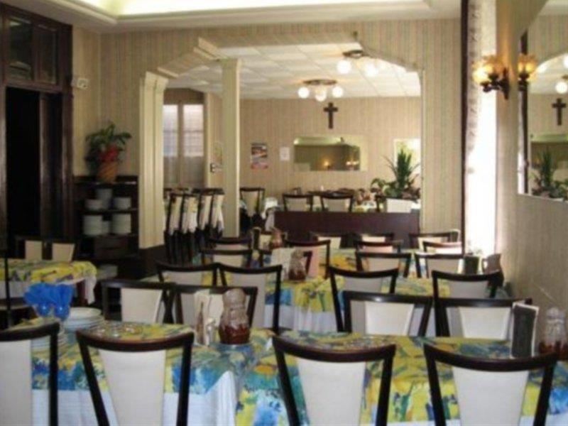 Hotel Saint Etienne Lourdes Esterno foto